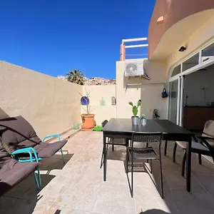 La Bella Escondida Piscina Campo De Golf Solarium Y Parking En Centro Historico Málaga